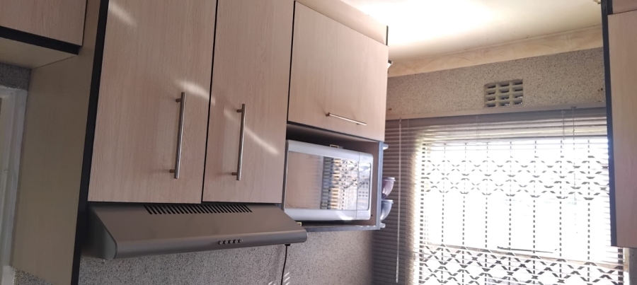 2 Bedroom Property for Sale in Phakamisa Eastern Cape